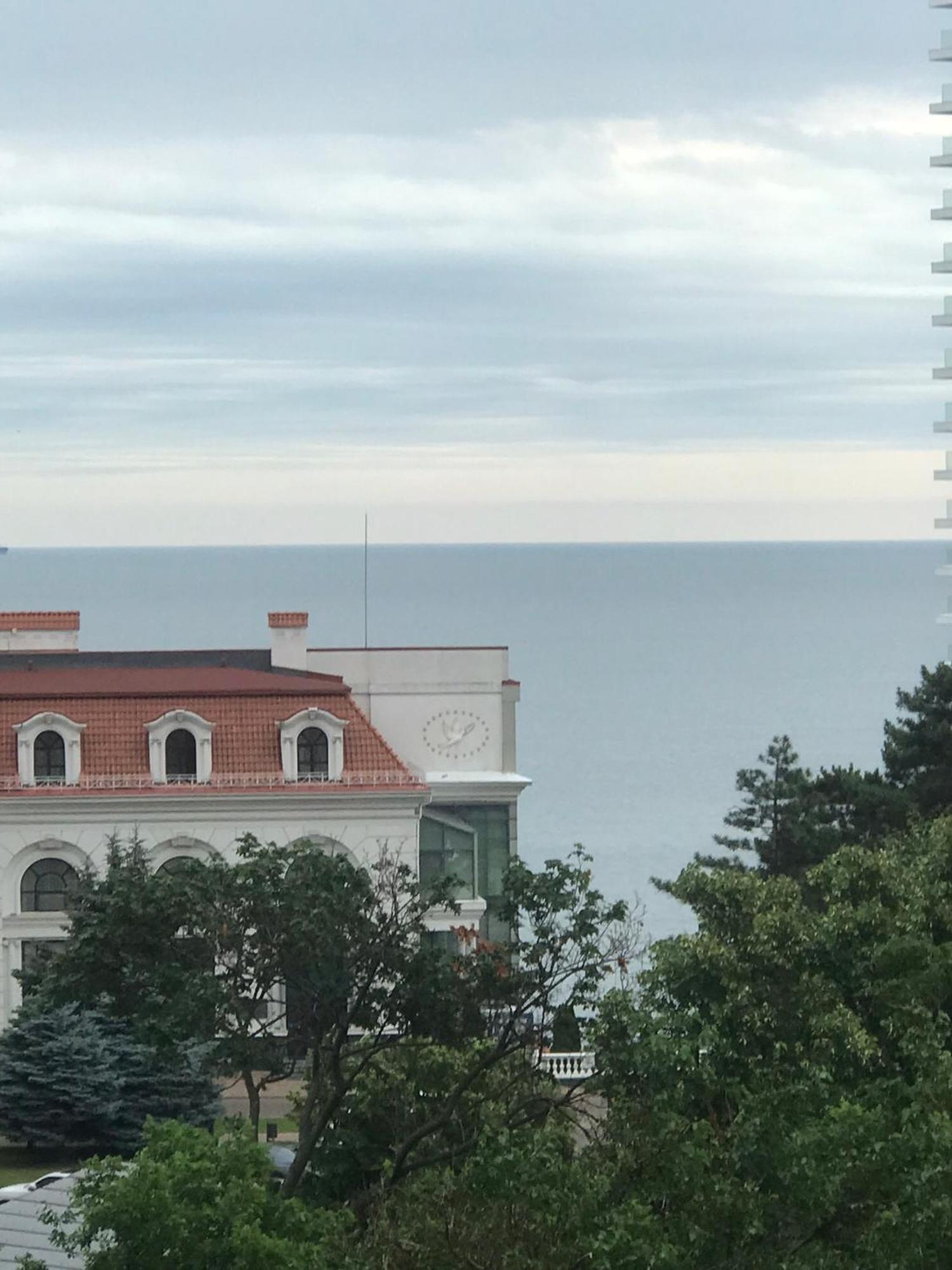 Спальня-Студия С Видом На Море И Парк Odesa Exterior foto