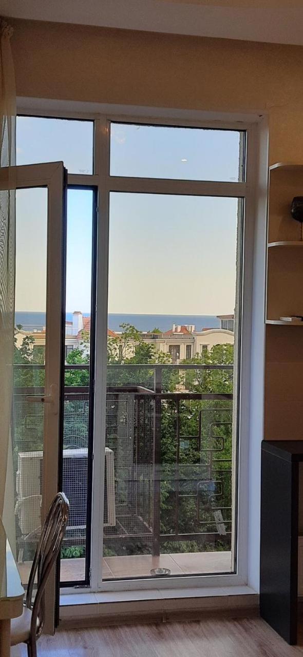 Спальня-Студия С Видом На Море И Парк Odesa Exterior foto