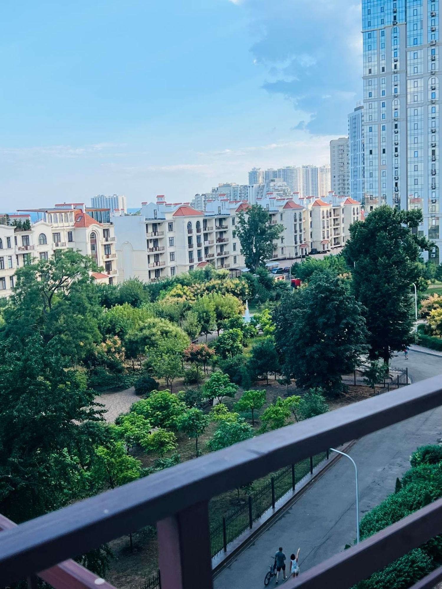 Спальня-Студия С Видом На Море И Парк Odesa Exterior foto